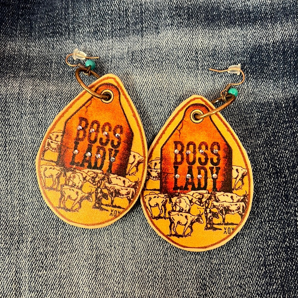 NWT Teardrop Boss Lady Earrings